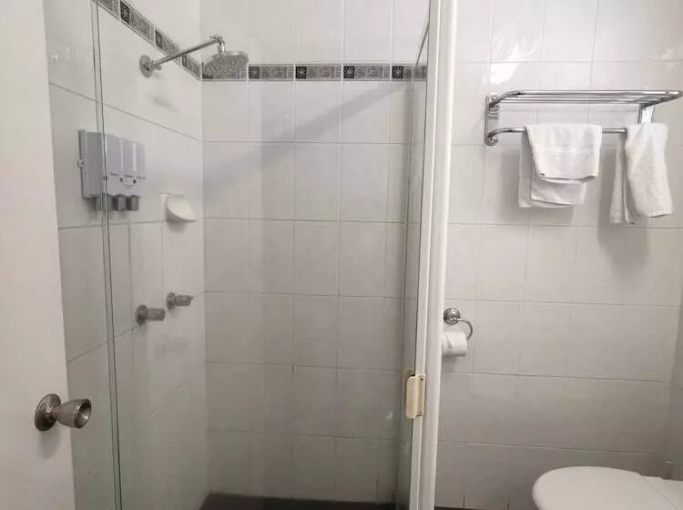 هتل Leichhardt Motor Inn