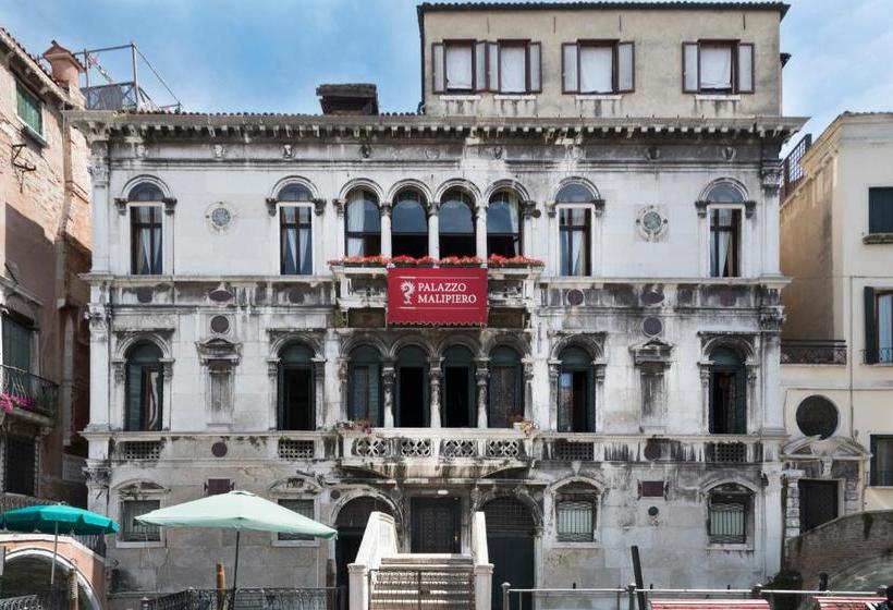 هتل Residenza Ruga Giuffa