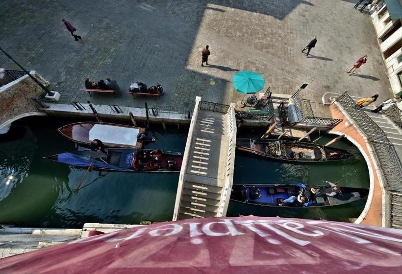 هتل Residenza Ruga Giuffa