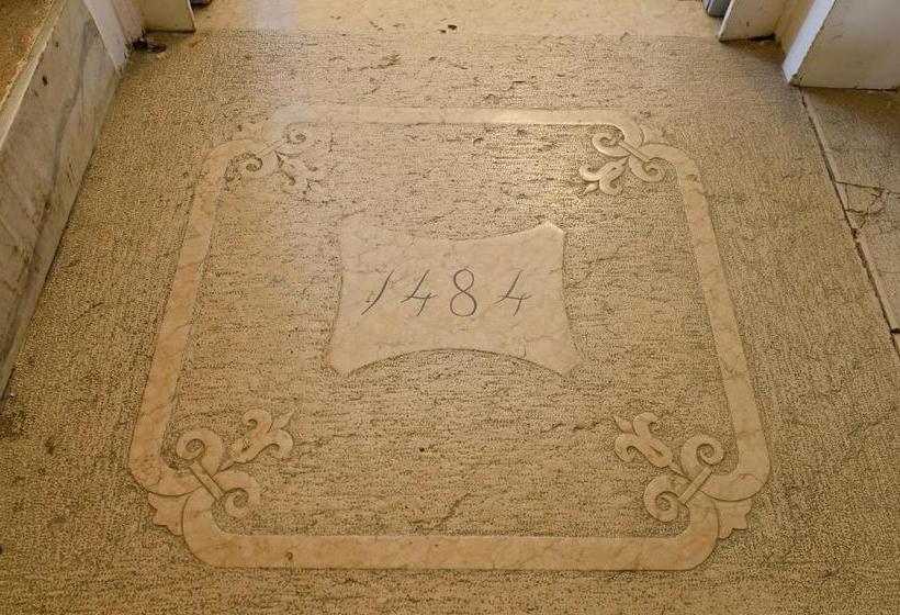 هتل Residenza Ruga Giuffa