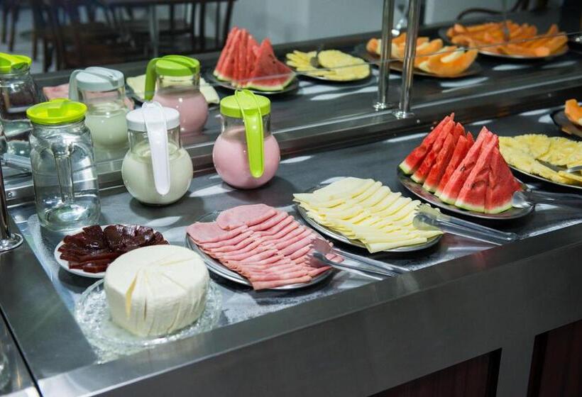 בית מלון כפרי Solar Plaza