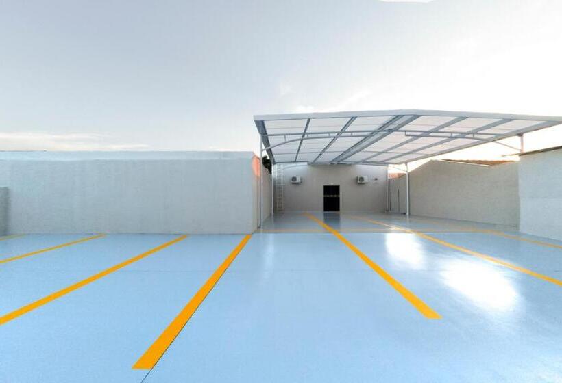 בית מלון כפרי Solar Plaza