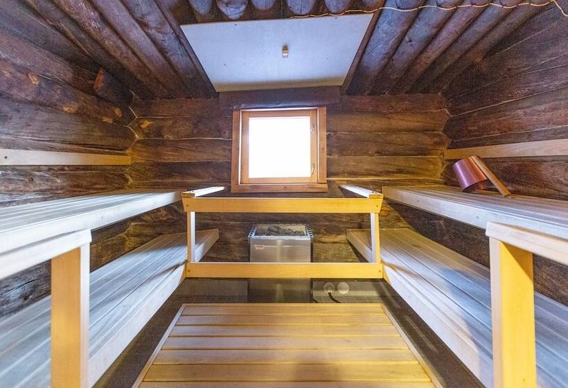 Kuukkeli Log Houses Aurora Resort