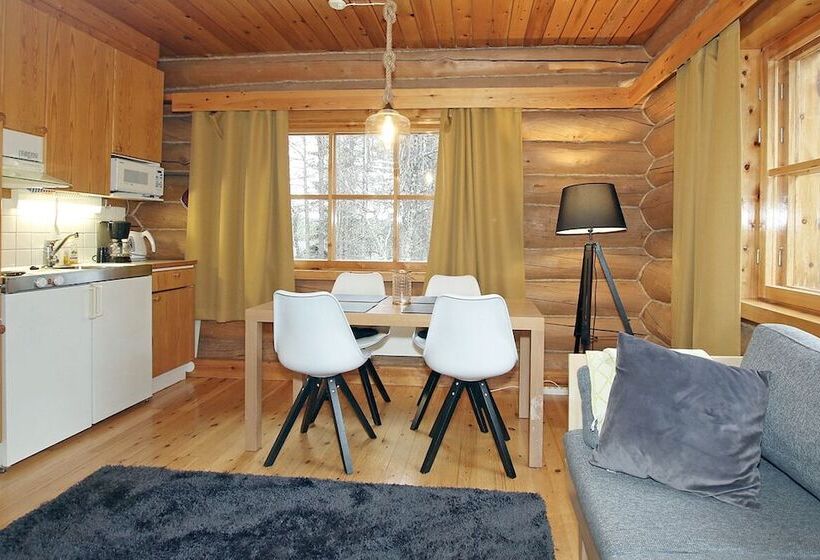 Kuukkeli Log Houses Aurora Resort