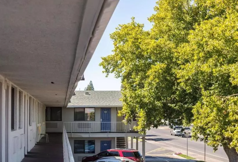Motel 6reno, Nv  Virginia Plumb