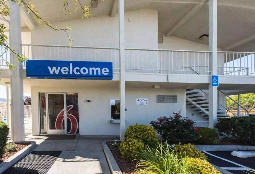 Motel 6reno, Nv  Virginia Plumb