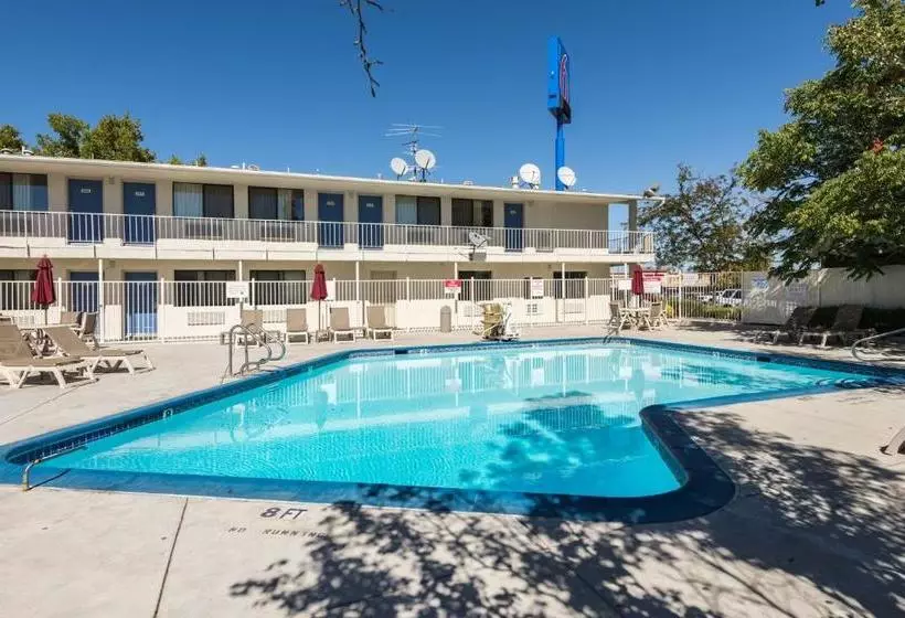 Motel 6reno, Nv  Virginia Plumb