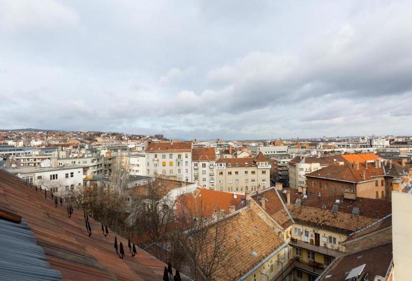 Piano Castle Hill Apartments