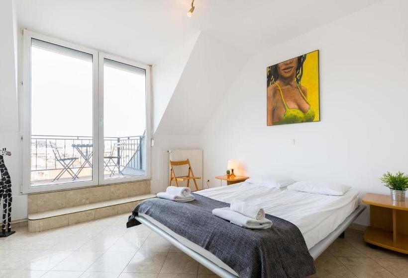 Piano Castle Hill Apartments