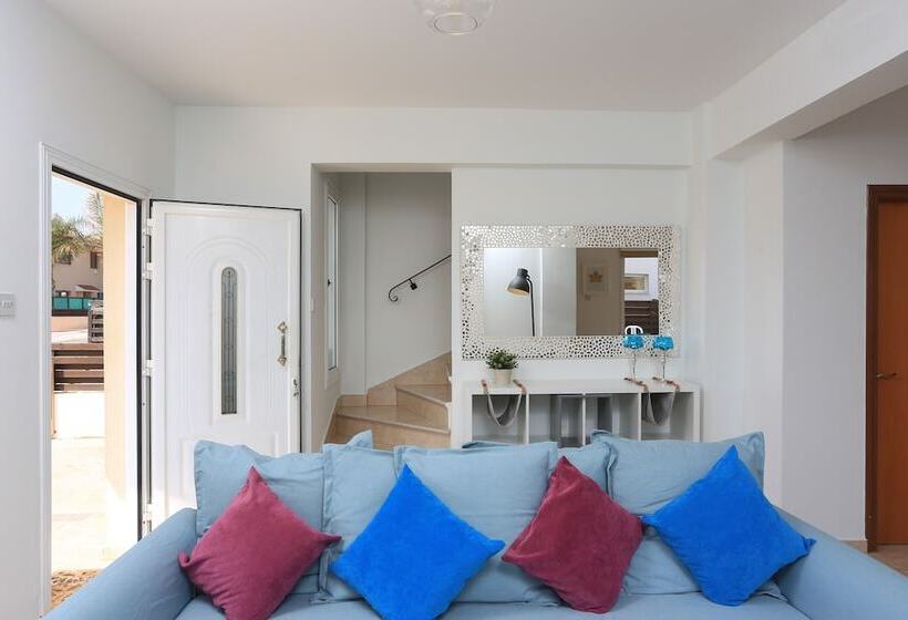 Seabreeze Villas With Private Pool