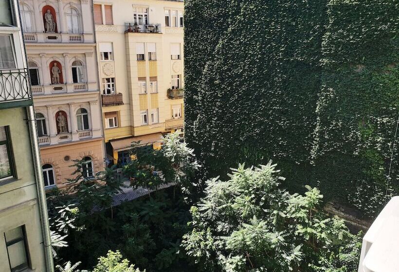 Amber Terrace Studio