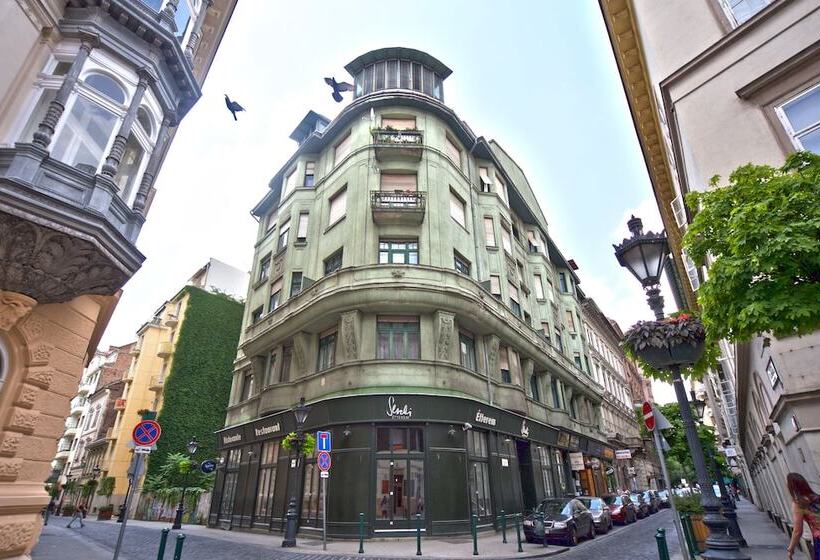 Amber Terrace Studio