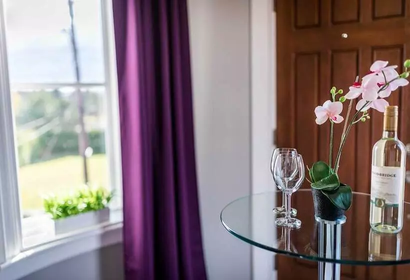 Château Queen By Bower Boutique Hotels