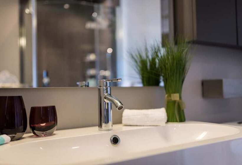 Château Queen By Bower Boutique Hotels