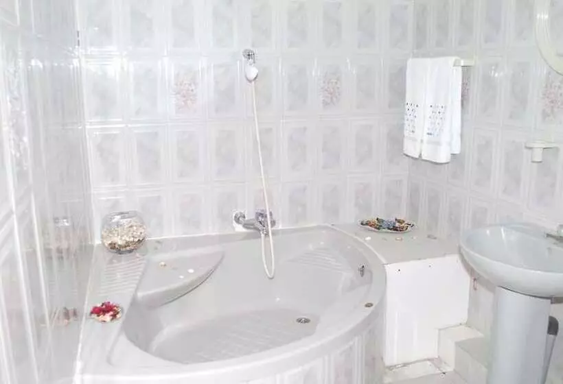 هتل Eden Villa