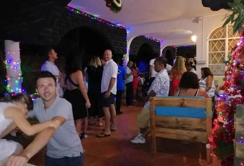 هتل Eden Villa