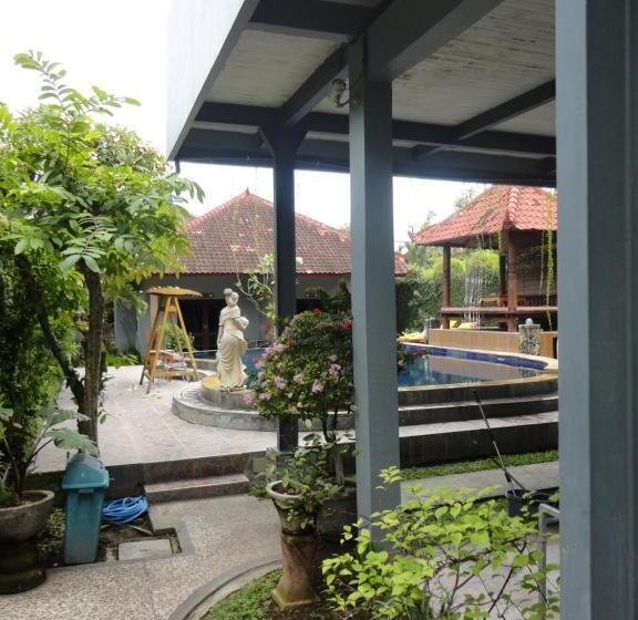 ホテル Meriki Apartment