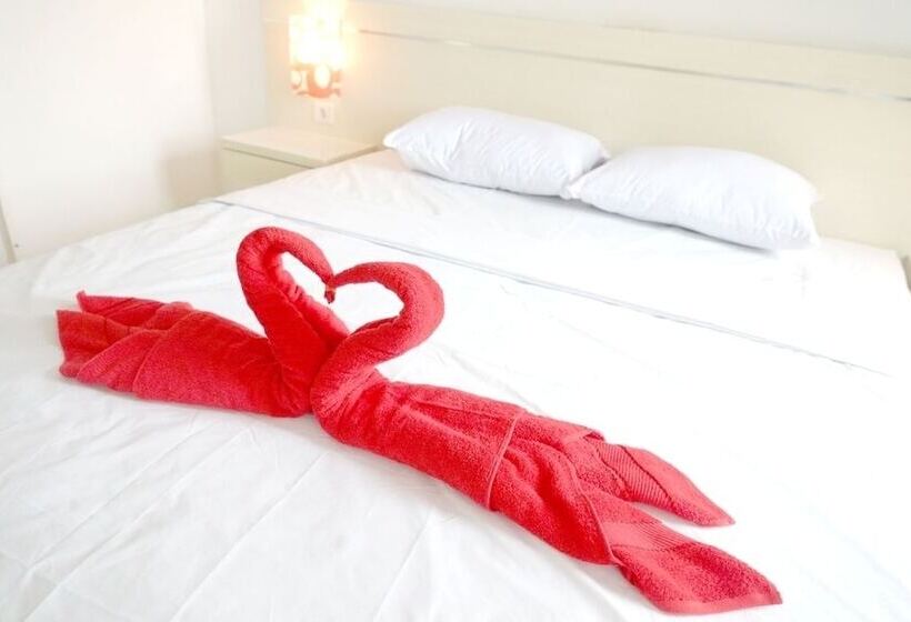 Отель Reddoorz @ Raya Canggu 2