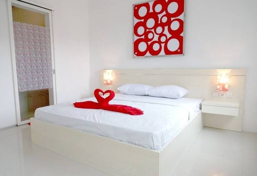 Отель Reddoorz @ Raya Canggu 2