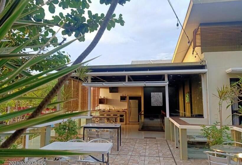 בית מלון כפרי White Rock Lodge