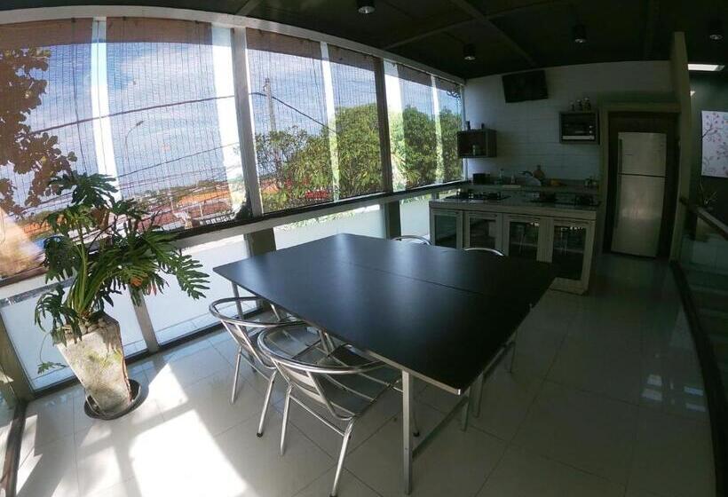 בית מלון כפרי White Rock Lodge