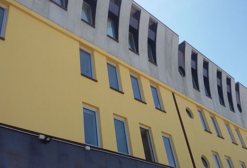 פנסיון Merylinn Guest House