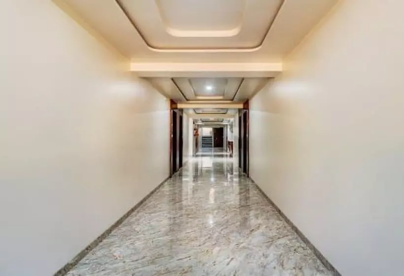 Hotelli Apratim Lodging & Boarding