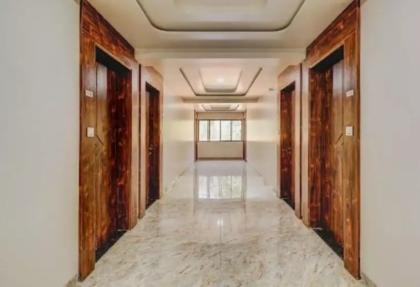 Hotelli Apratim Lodging & Boarding