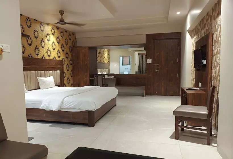 Hotelli Apratim Lodging & Boarding