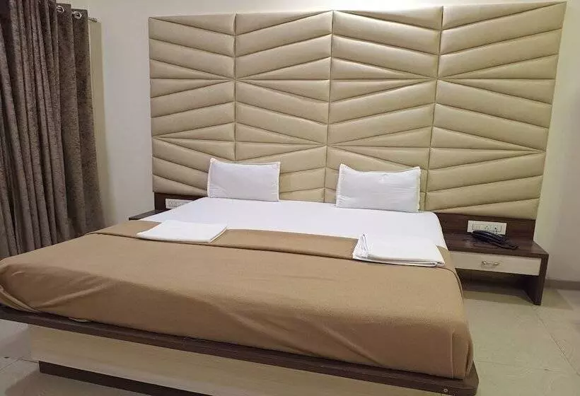 Hotelli Apratim Lodging & Boarding