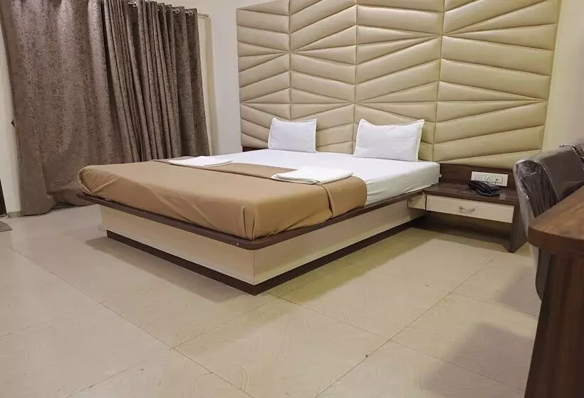 Hotelli Apratim Lodging & Boarding