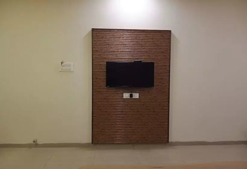 Hotelli Apratim Lodging & Boarding