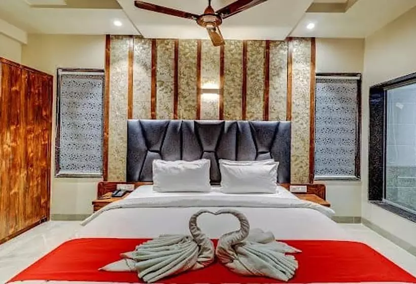 Hotelli Apratim Lodging & Boarding