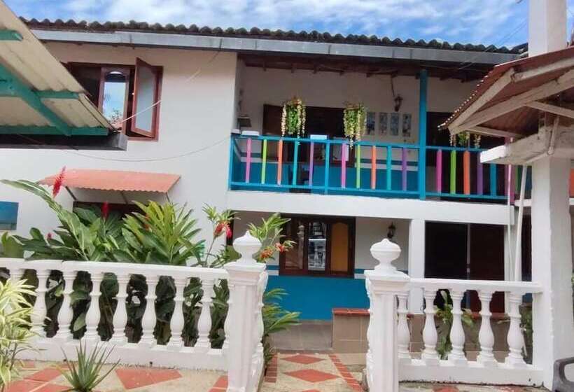 هتل Brisas Del Pacífico