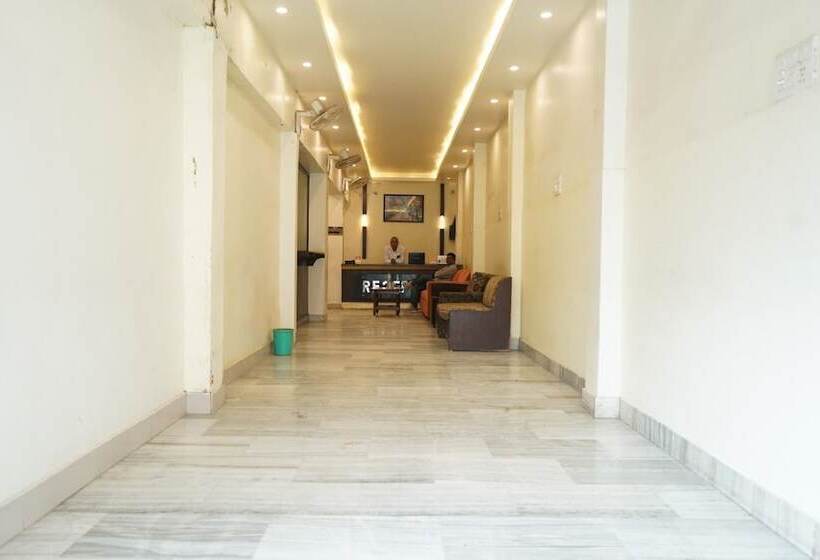 호텔 Midtown Chapra