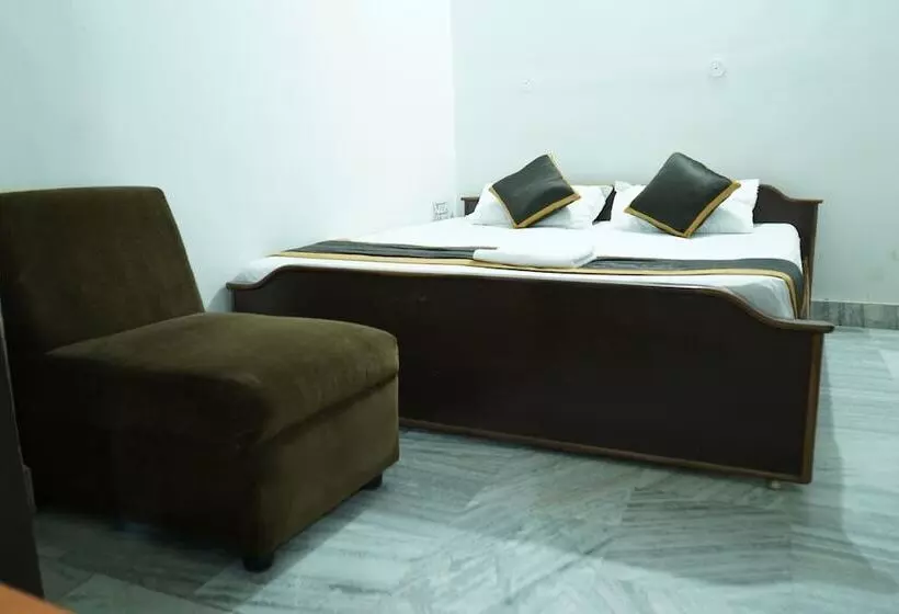 Hotel Midtown Chapra