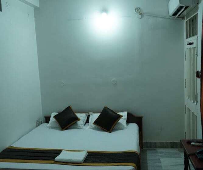 호텔 Midtown Chapra