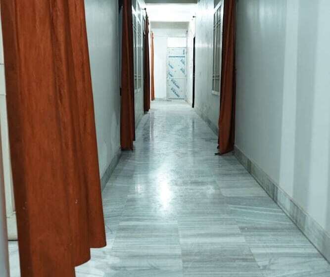 호텔 Midtown Chapra