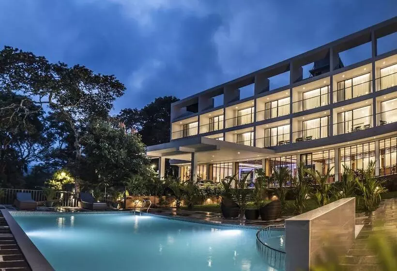 Hotelli Wild Avenue Resort & Spa