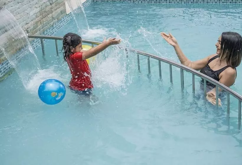 Hotelli Wild Avenue Resort & Spa