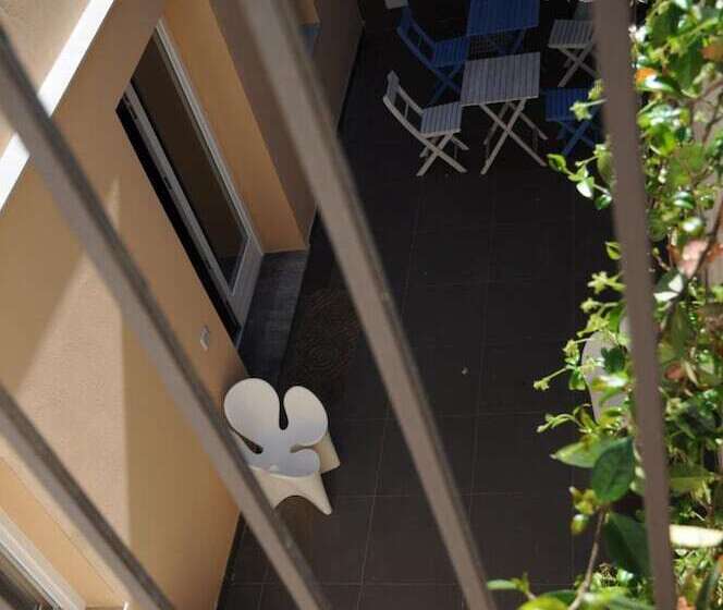 تختخواب و صبحانه Iblainsuite