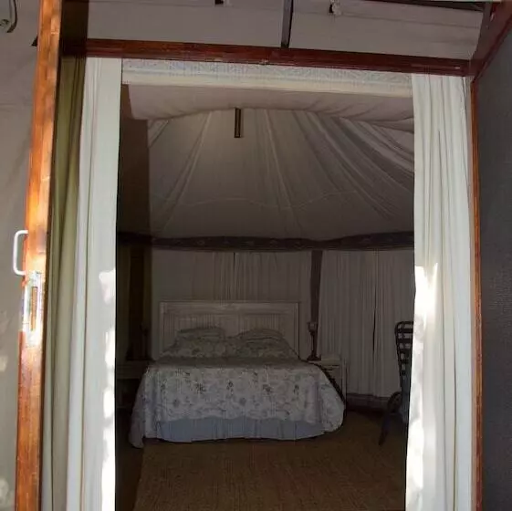 Hotelli Leeuwenhof Country Lodge & Garden Spa