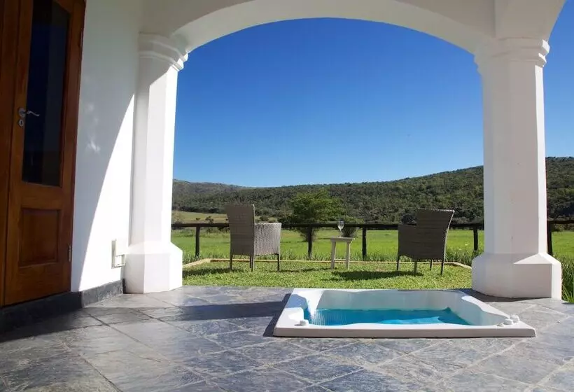 Hotelli Leeuwenhof Country Lodge & Garden Spa
