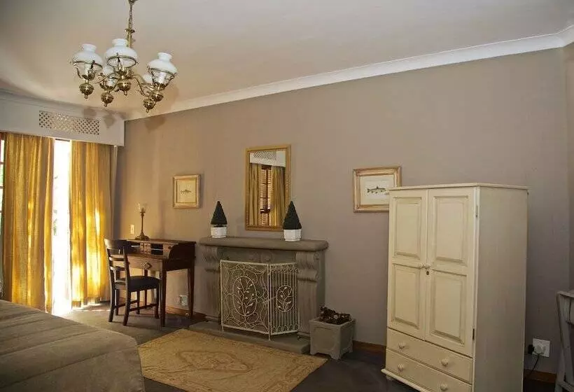 Hotelli Leeuwenhof Country Lodge & Garden Spa