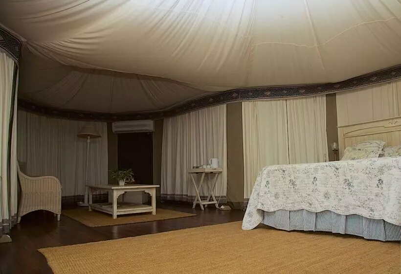Hotelli Leeuwenhof Country Lodge & Garden Spa