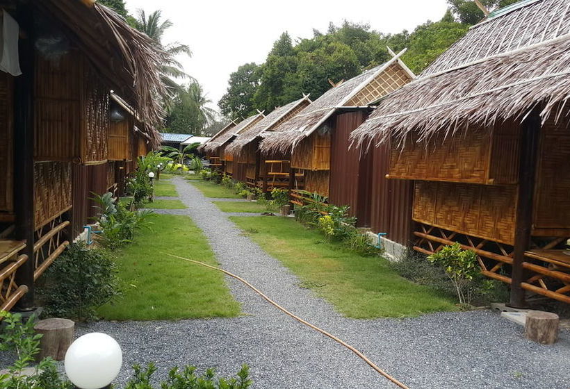 Hotelli Phuhaya Bamboo Bungalows