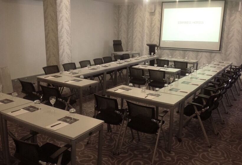 پانسیون Staywell Hotels