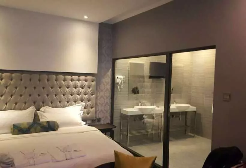 پانسیون Staywell Hotels