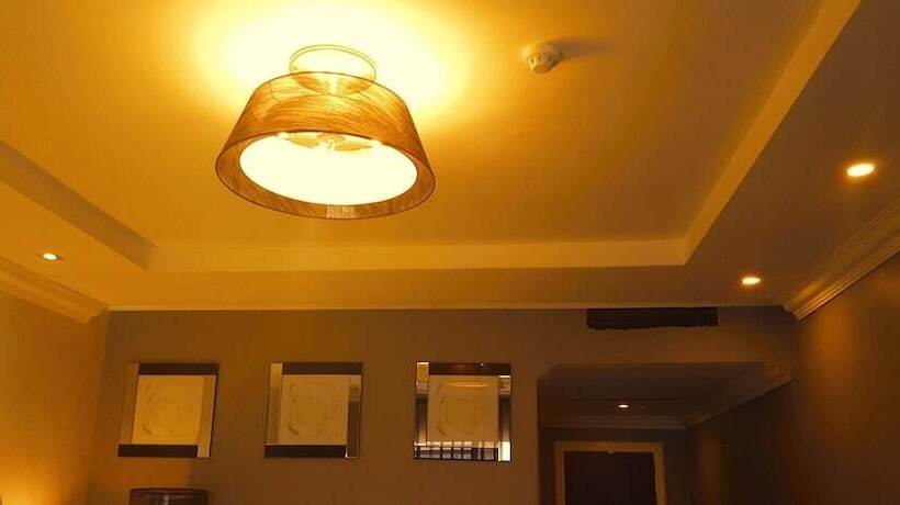 پانسیون Staywell Hotels