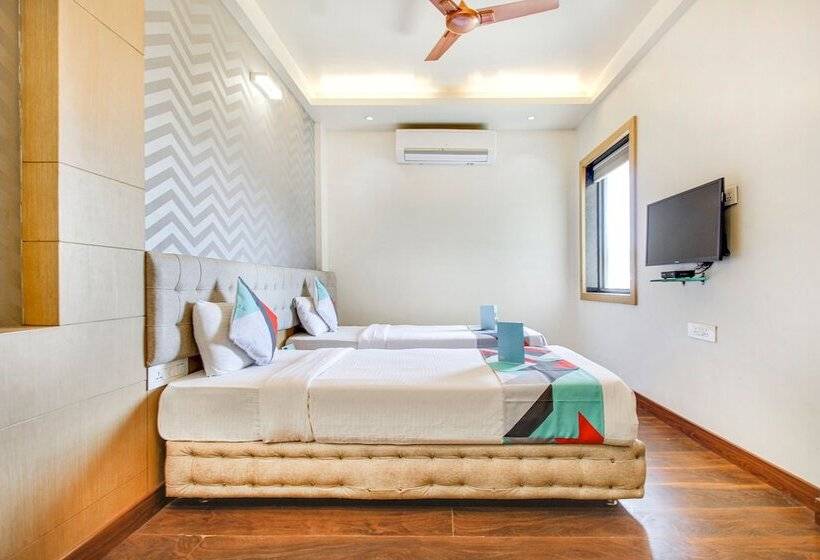 Fabhotel Naman Palace